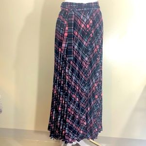 LuLaRoe Deanne Wrap Skirt - Small